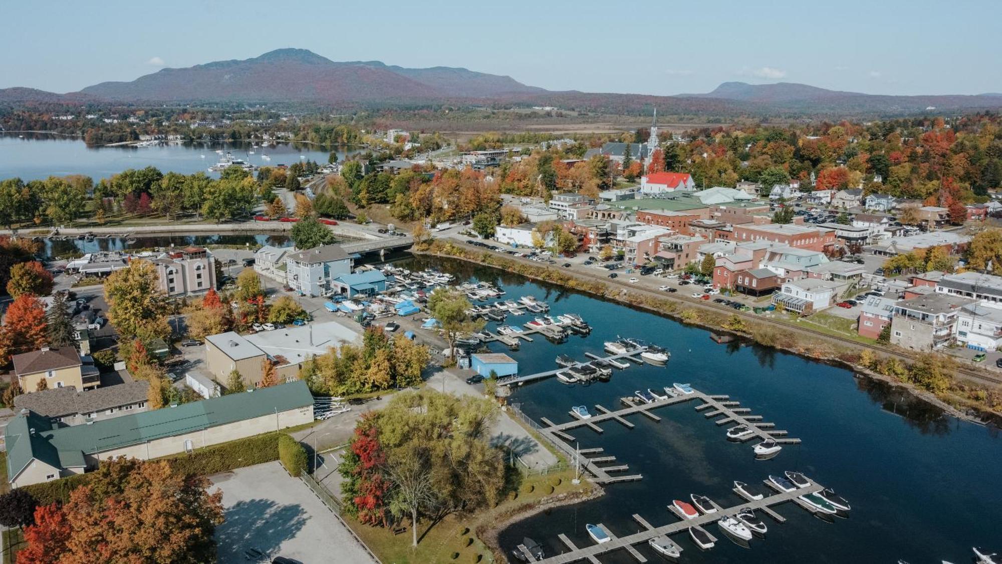 Hotel - Experience - Quartier Des Marinas Magog Eksteriør billede